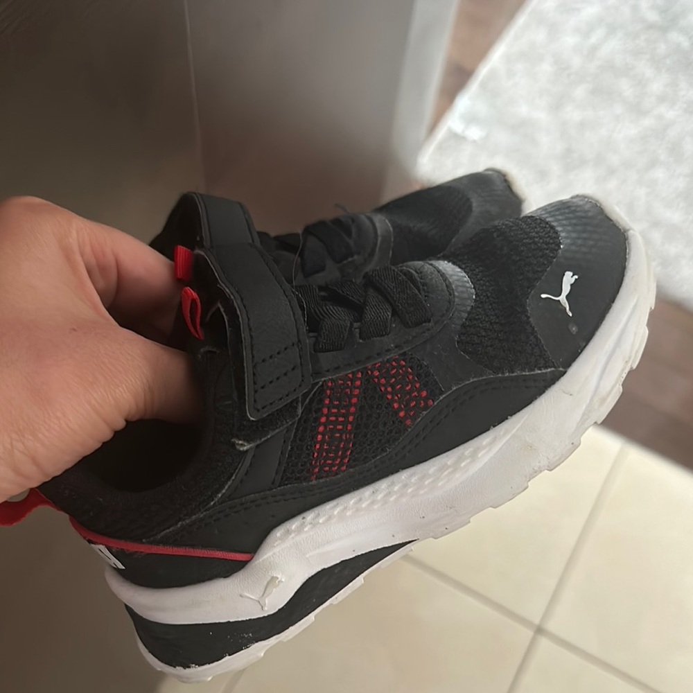 Puma Black and Red Sneakers with Sleek Design
